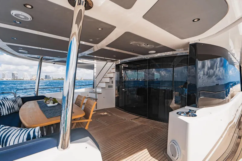 Gallivant Yacht Photos Pics 