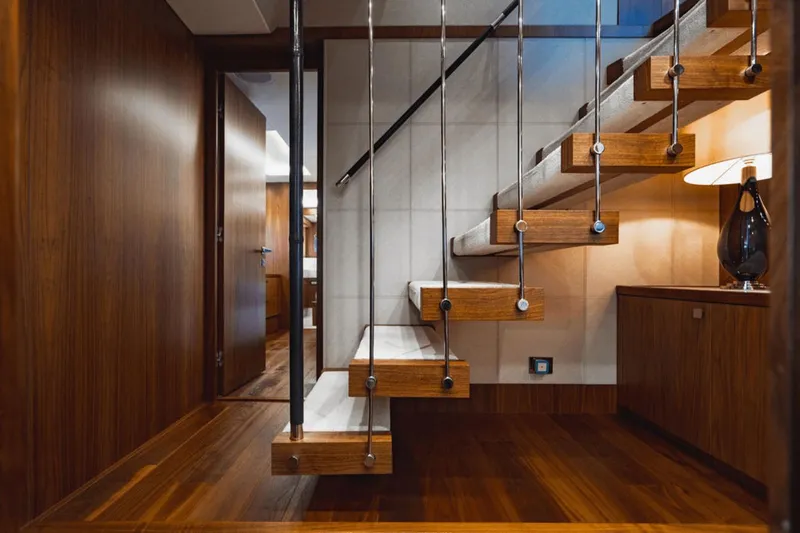 Gallivant Yacht Photos Pics 