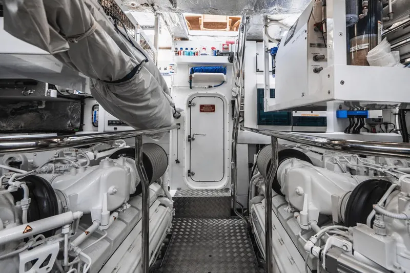 Gallivant Yacht Photos Pics 