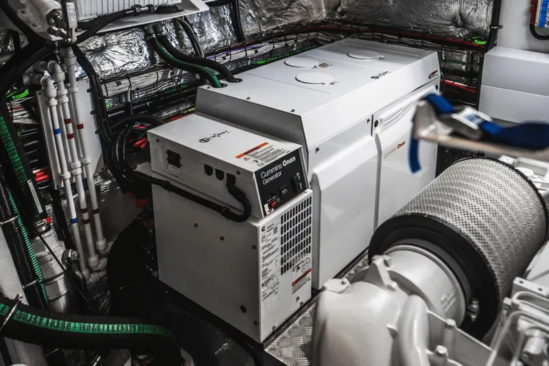 Gallivant Yacht Photos Pics 