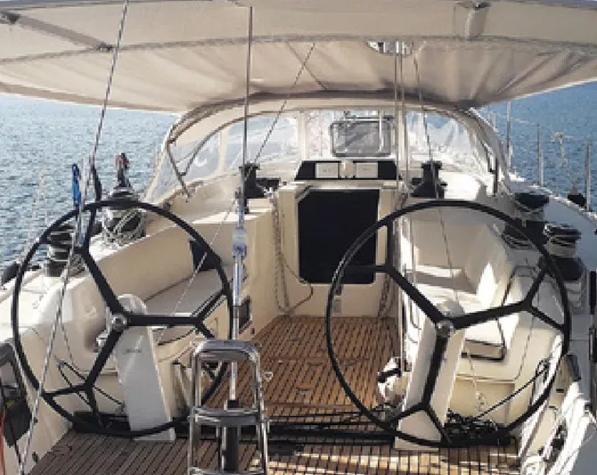 Breeze Yacht Photos Pics 