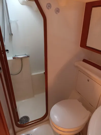 Breeze Yacht Photos Pics 