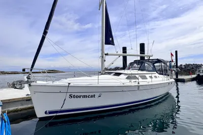 Hunter 41 Deck Salon