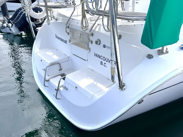 Stormcat Yacht Photos Pics 2006 Hunter 41 Deck Salon yacht docked in Vancouver, B.C., rear view.