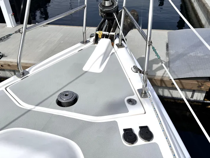 Stormcat Yacht Photos Pics Deck of 2006 Hunter 41 Deck Salon sailboat at dockside.