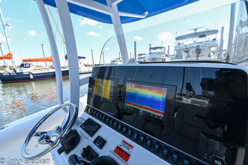 Sea Level Yacht Photos Pics 2014 Sea Hunt Gamefish 30 dashboard with navigation display at marina.