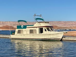 Uniflite 450 Yacht Home