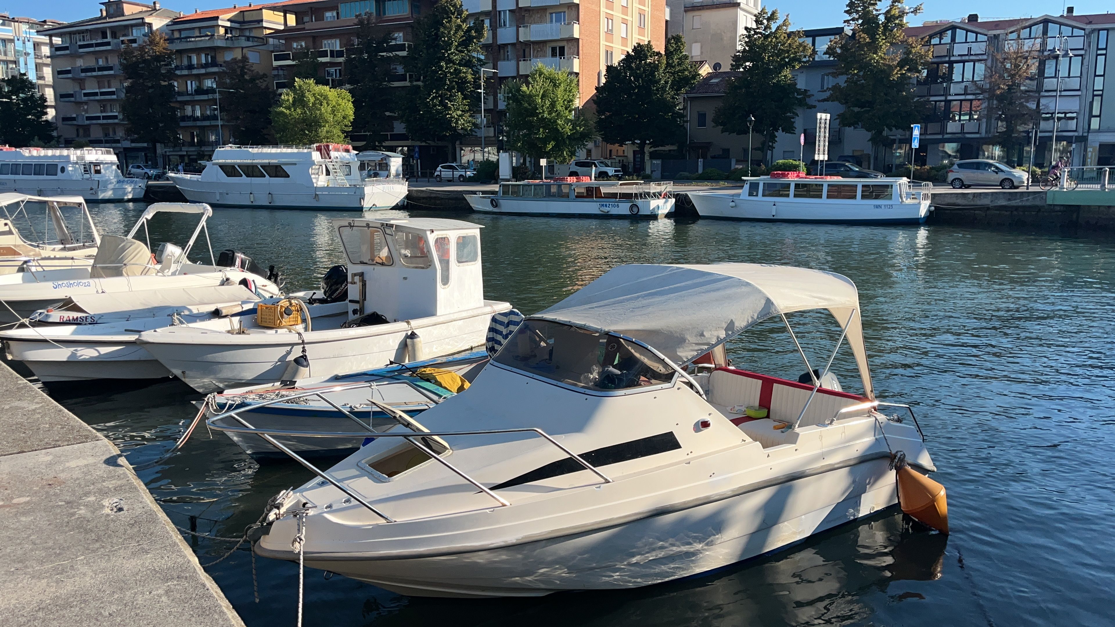 1998 Custom Cabin 5.50