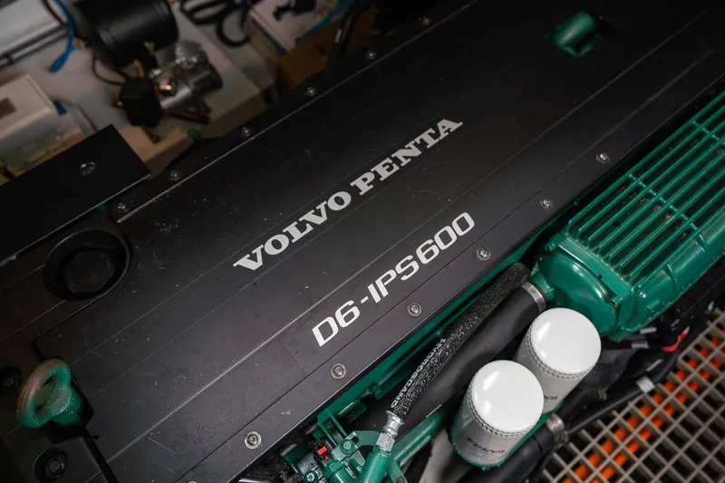  Yacht Photos Pics Volvo Penta D6-IPS600 engine in 2021 Sealine F430 yacht.