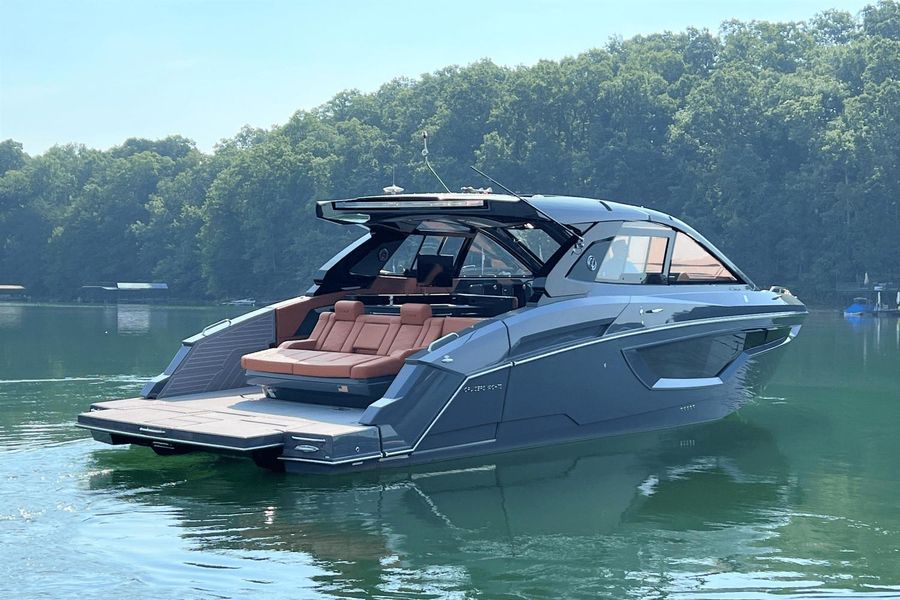 2023 Cruisers Yachts 42 GLS South Beach
