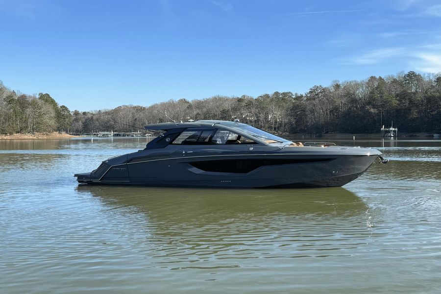 2023 Cruisers Yachts 42 GLS South Beach