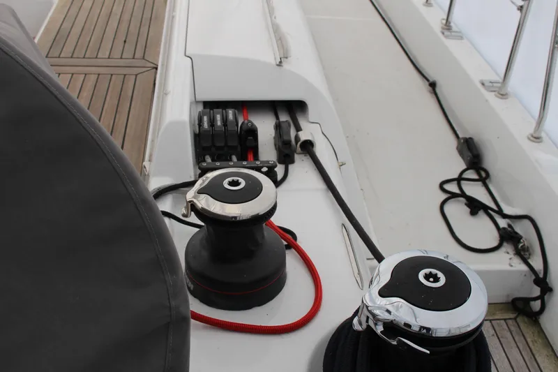 Spellbound Yacht Photos Pics Port helm & 2-speed Harken winches mated to AST, Auto Sail Trim system with reversing winches.