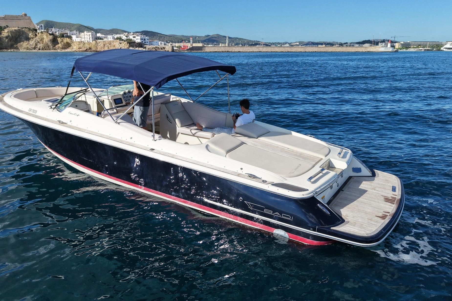 2014 Chris-Craft Launch 32