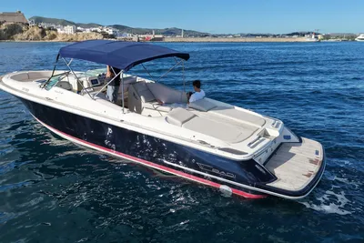 2014 Chris-Craft Launch 32