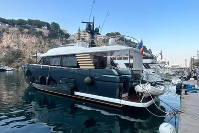 2022 Azimut Magellano 66