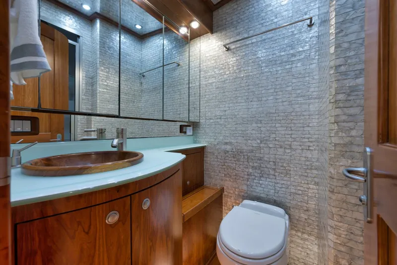 Let It Ride Yacht Photos Pics 