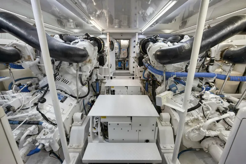 Let It Ride Yacht Photos Pics 