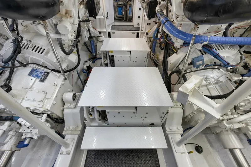 Let It Ride Yacht Photos Pics 