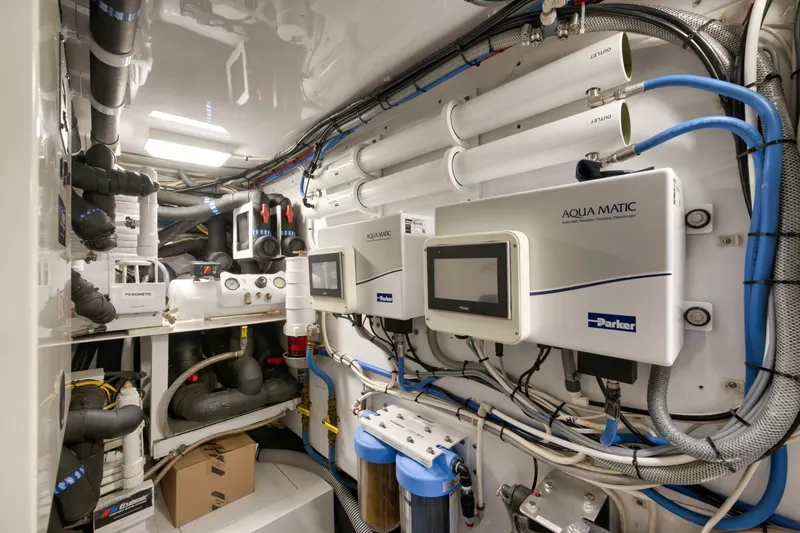 Let It Ride Yacht Photos Pics 