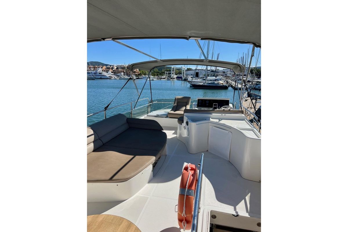 2003 Ferretti Yachts 63 