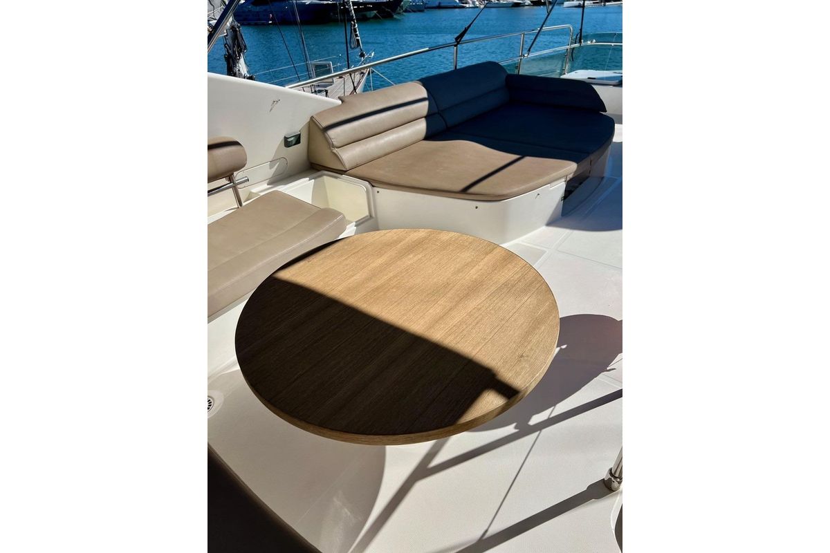 2003 Ferretti Yachts 63 