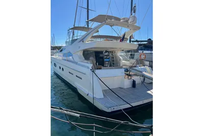 2003 Ferretti Yachts 620