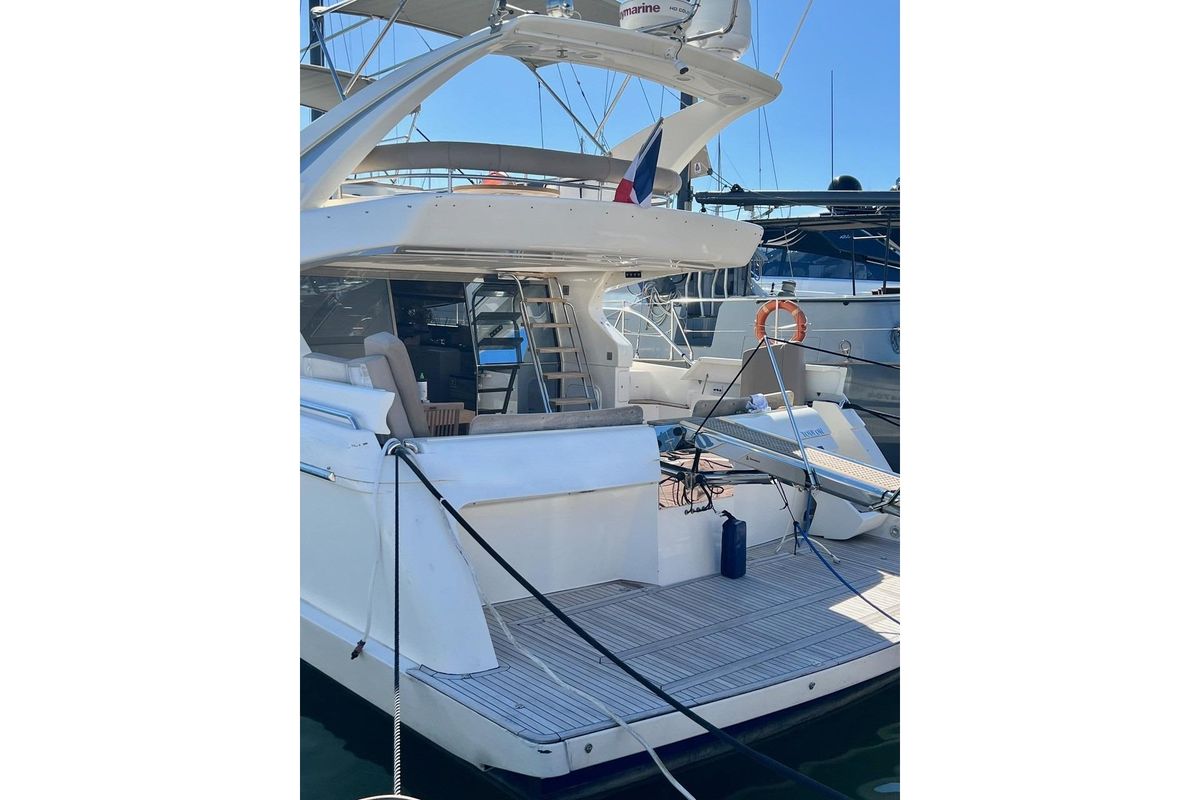 2003 Ferretti Yachts 63 