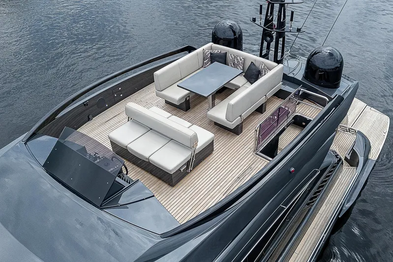 Coal Blooded Yacht Photos Pics 