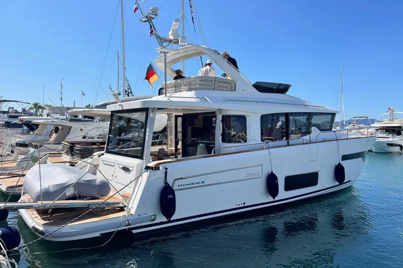  Yacht Photos Pics NIMBUS 495 FLYBRIDGE