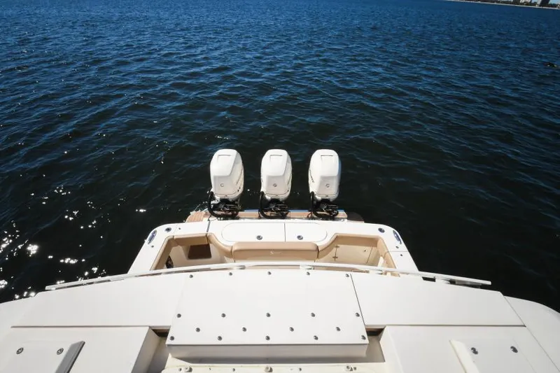Gunn Runner Yacht Photos Pics Transom