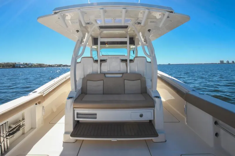 Gunn Runner Yacht Photos Pics Cockpit Seating