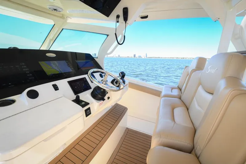 Gunn Runner Yacht Photos Pics Helm & Electronics