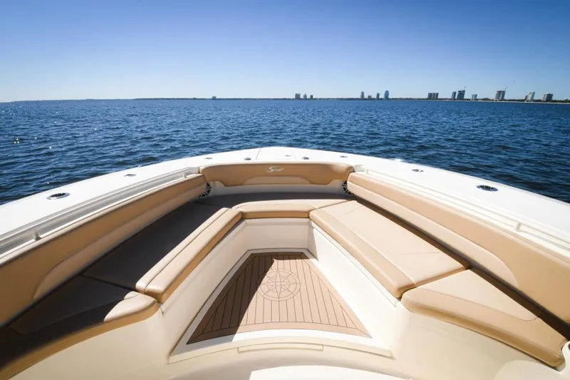 Gunn Runner Yacht Photos Pics Bow Seating