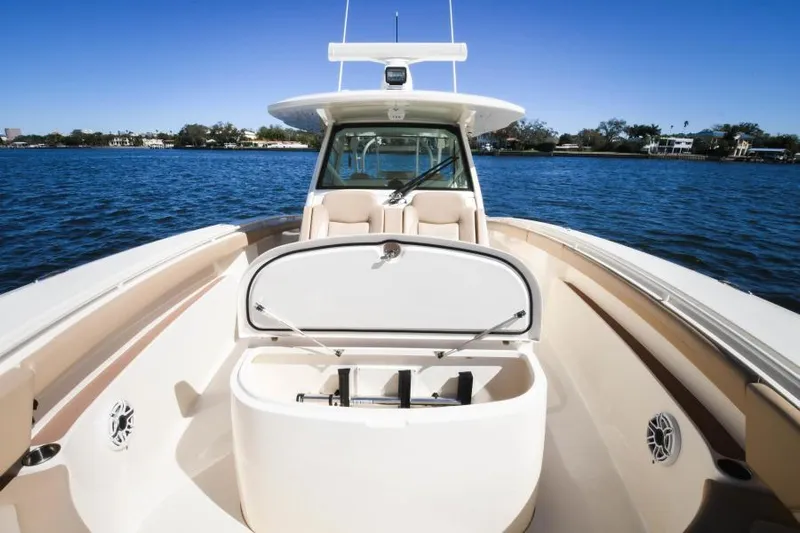 Gunn Runner Yacht Photos Pics Bow Storage