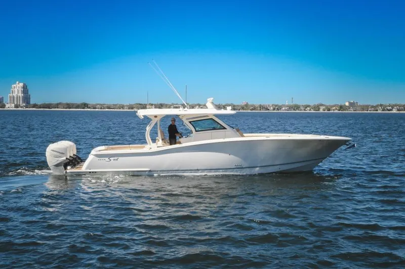 Gunn Runner Yacht Photos Pics Profile