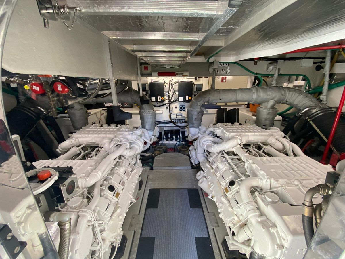 2006 Sunseeker 75 