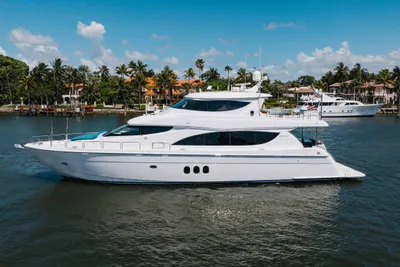 Hatteras 80 Motor Yacht Sky Lounge