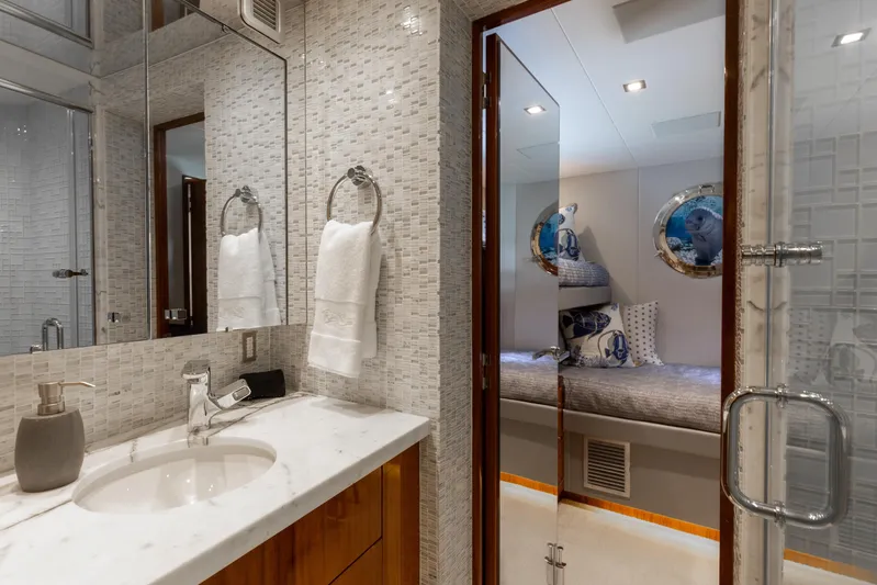 Ritz Sea Yacht Photos Pics 