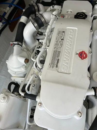 Islander Yacht Photos Pics Engine compartment of a 2018 Back Cove 32 boat featuring a Cummins engine.