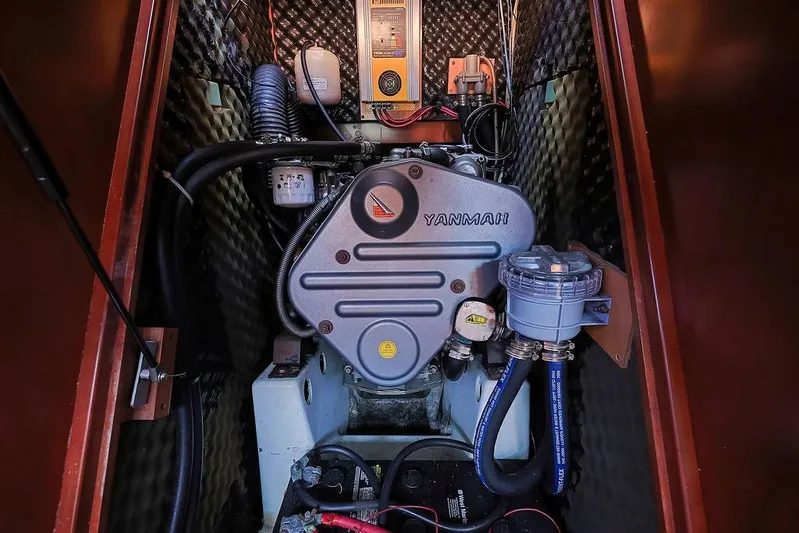 Mustang III Yacht Photos Pics Engine compartment of 2007 Beneteau Oceanis 423 sailboat with Yanmar engine.