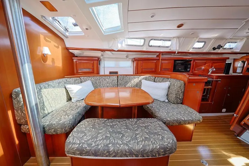 Mustang III Yacht Photos Pics 