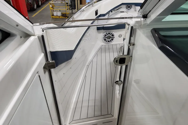  Yacht Photos Pics 2026 Formula 380 Super Sport Crossover OB boat interior with sleek design and modern features.