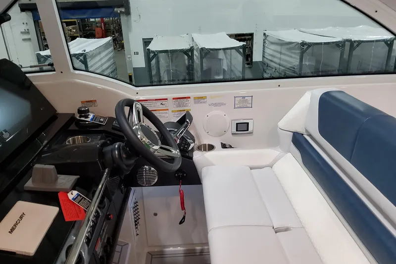  Yacht Photos Pics 2026 Formula 380 Super Sport Crossover OB cockpit with modern steering and seating.