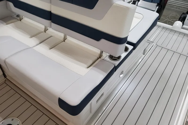  Yacht Photos Pics 2026 Formula 380 Super Sport Crossover OB boat seating and deck detail.