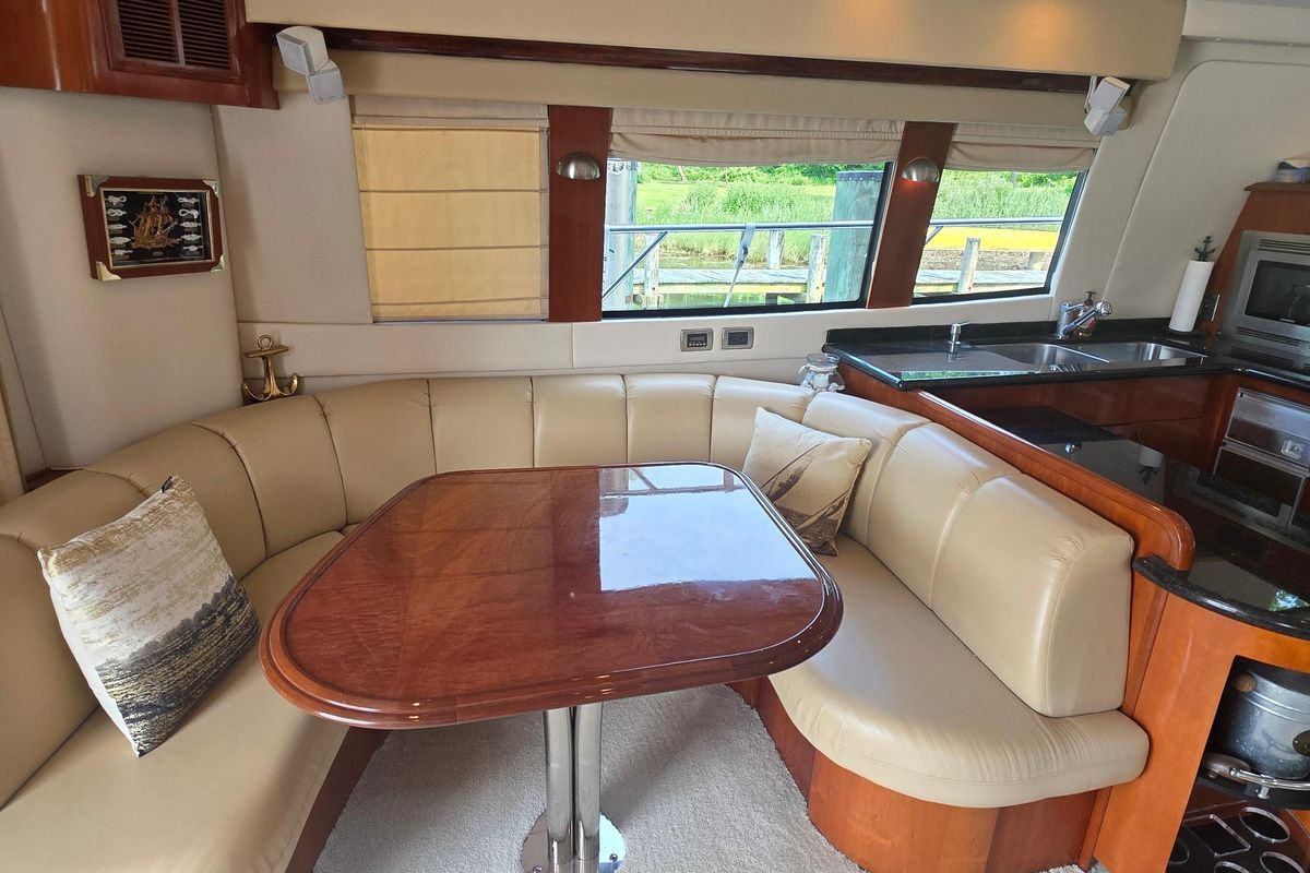 2006 Carver 56 