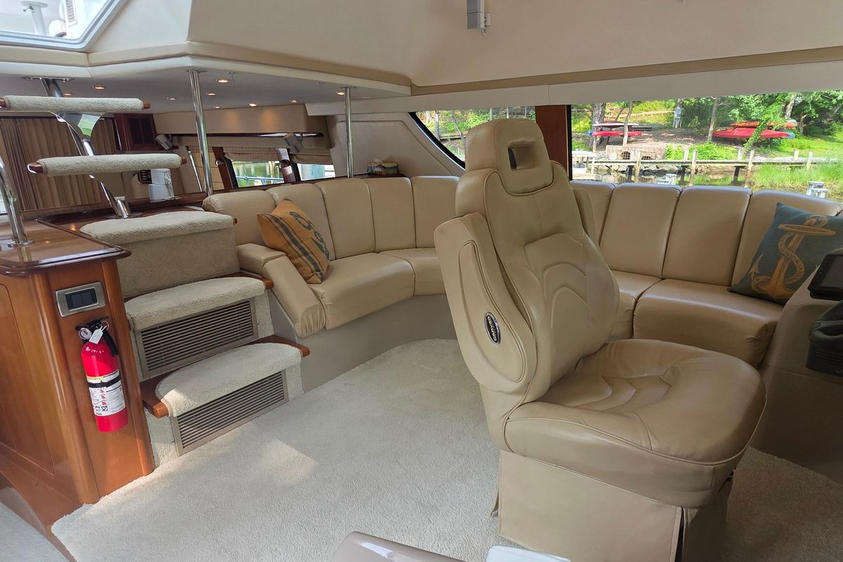 2006 Carver 56 