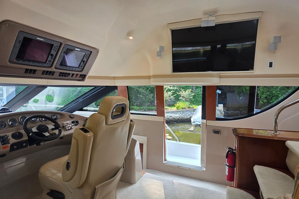 2006 Carver 56 