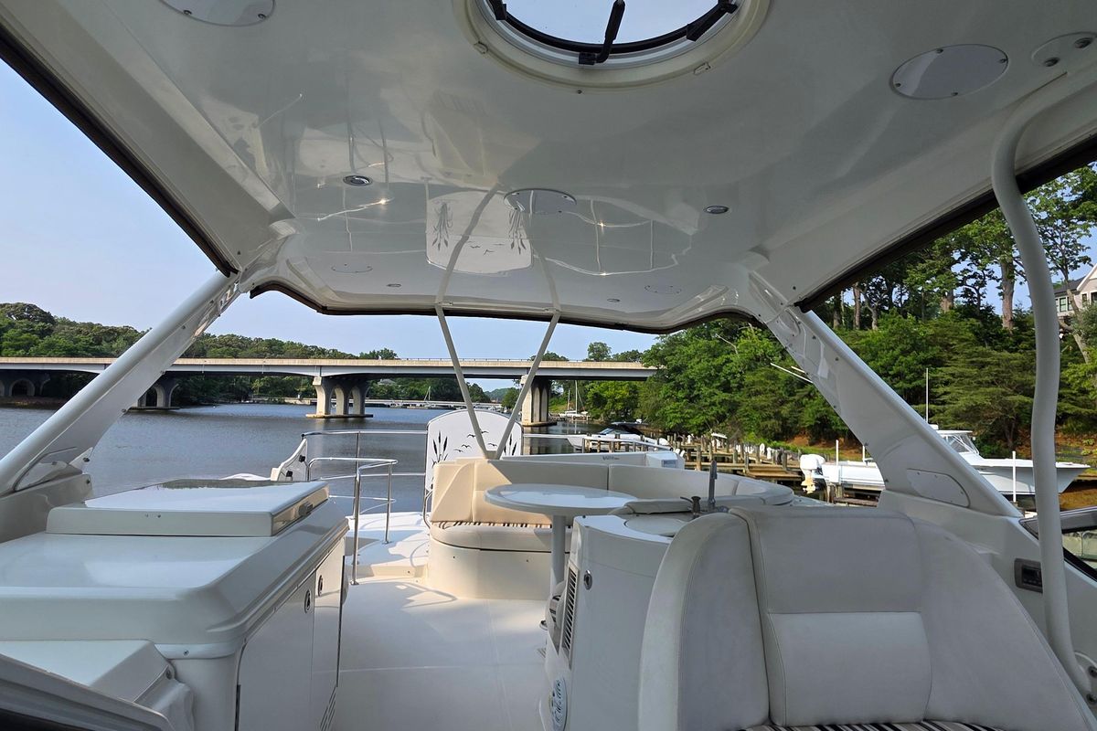 2006 Carver 56 