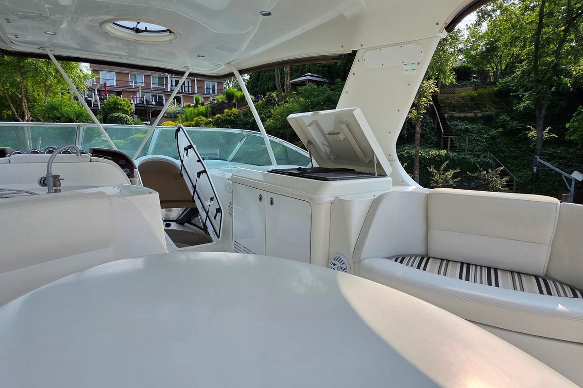 2006 Carver 56 