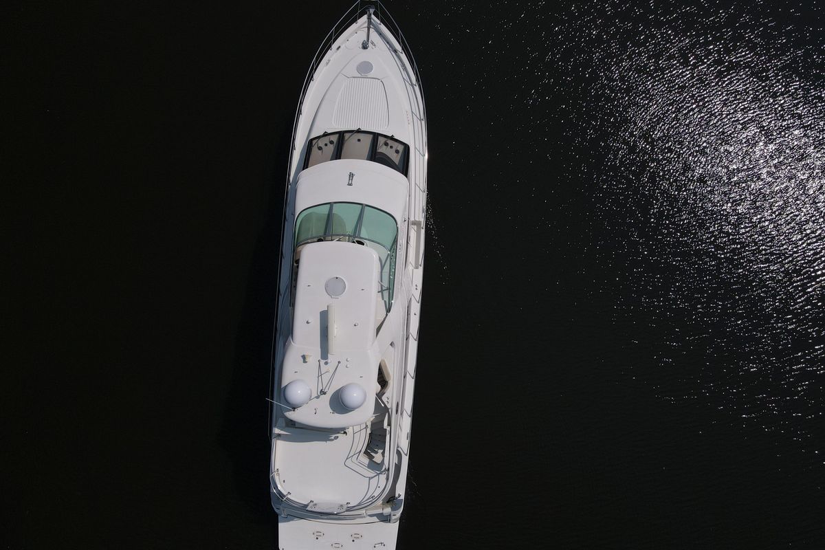 2006 Carver 56 